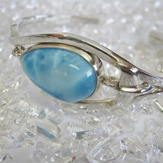 }[ uXbg htB@e[ larimar